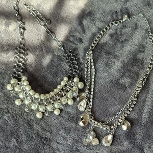 Chic Silver and Pearl Necklace Set